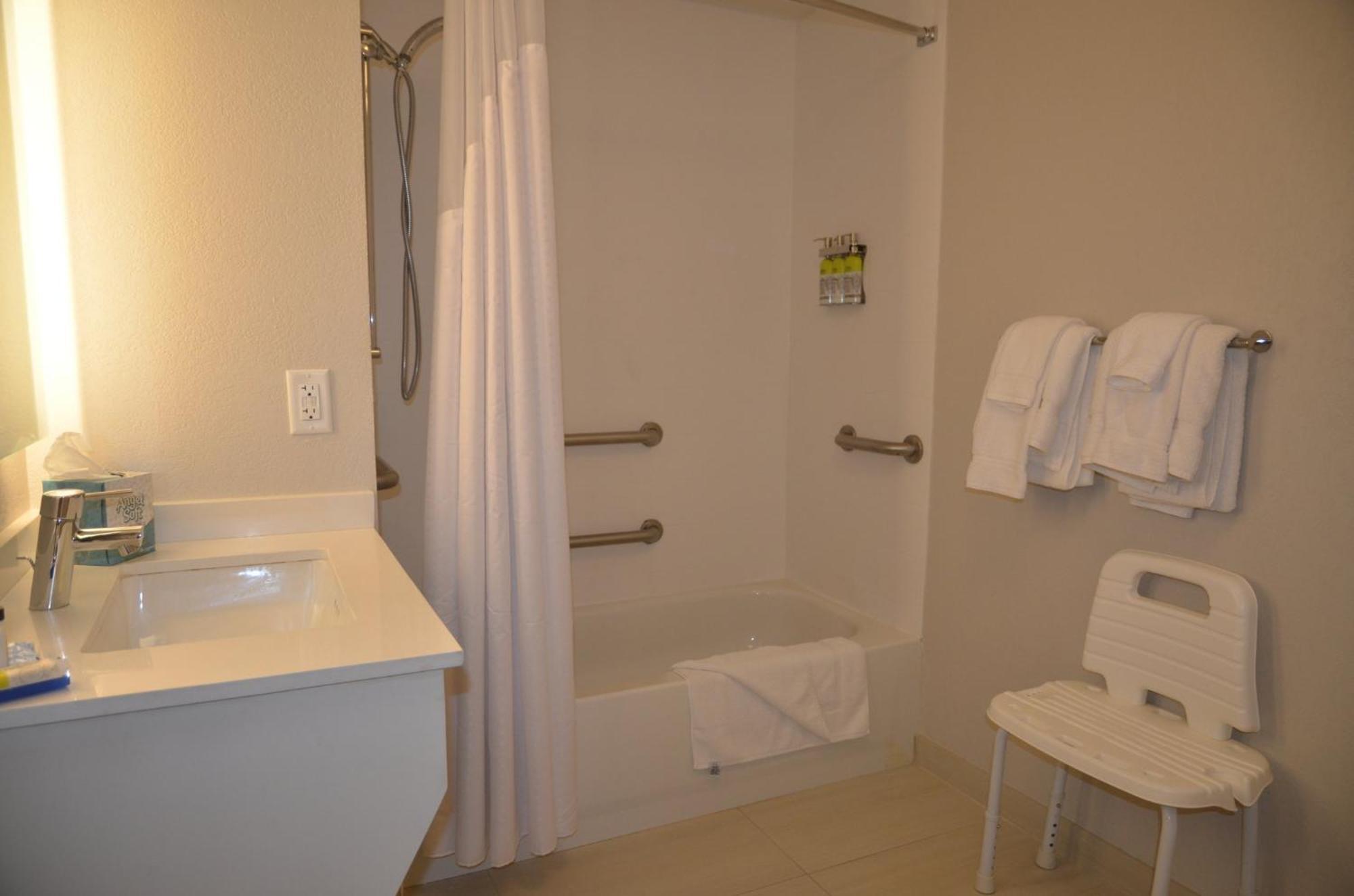 Holiday Inn Express Hotel & Suites Rochester By Ihg Exterior foto