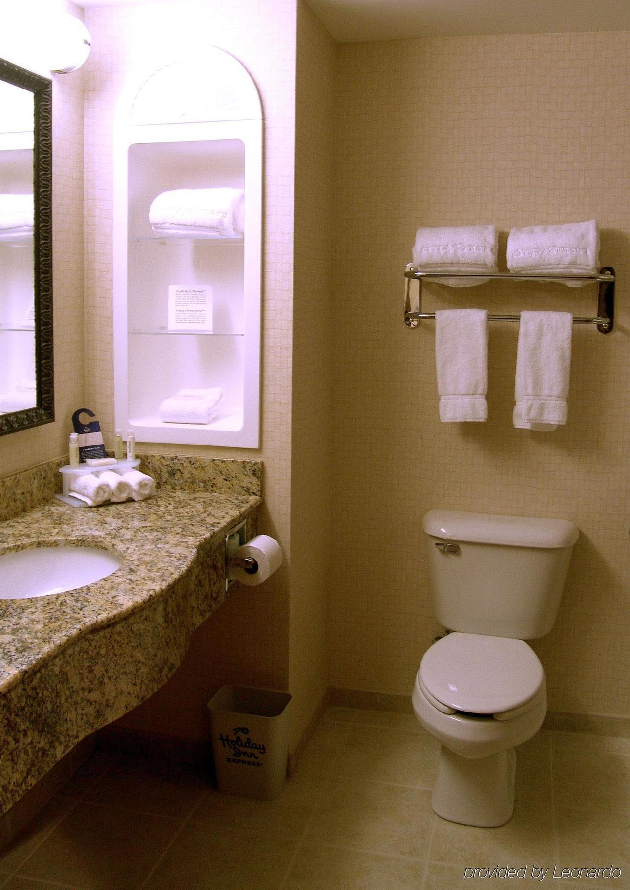 Holiday Inn Express Hotel & Suites Rochester By Ihg Zimmer foto