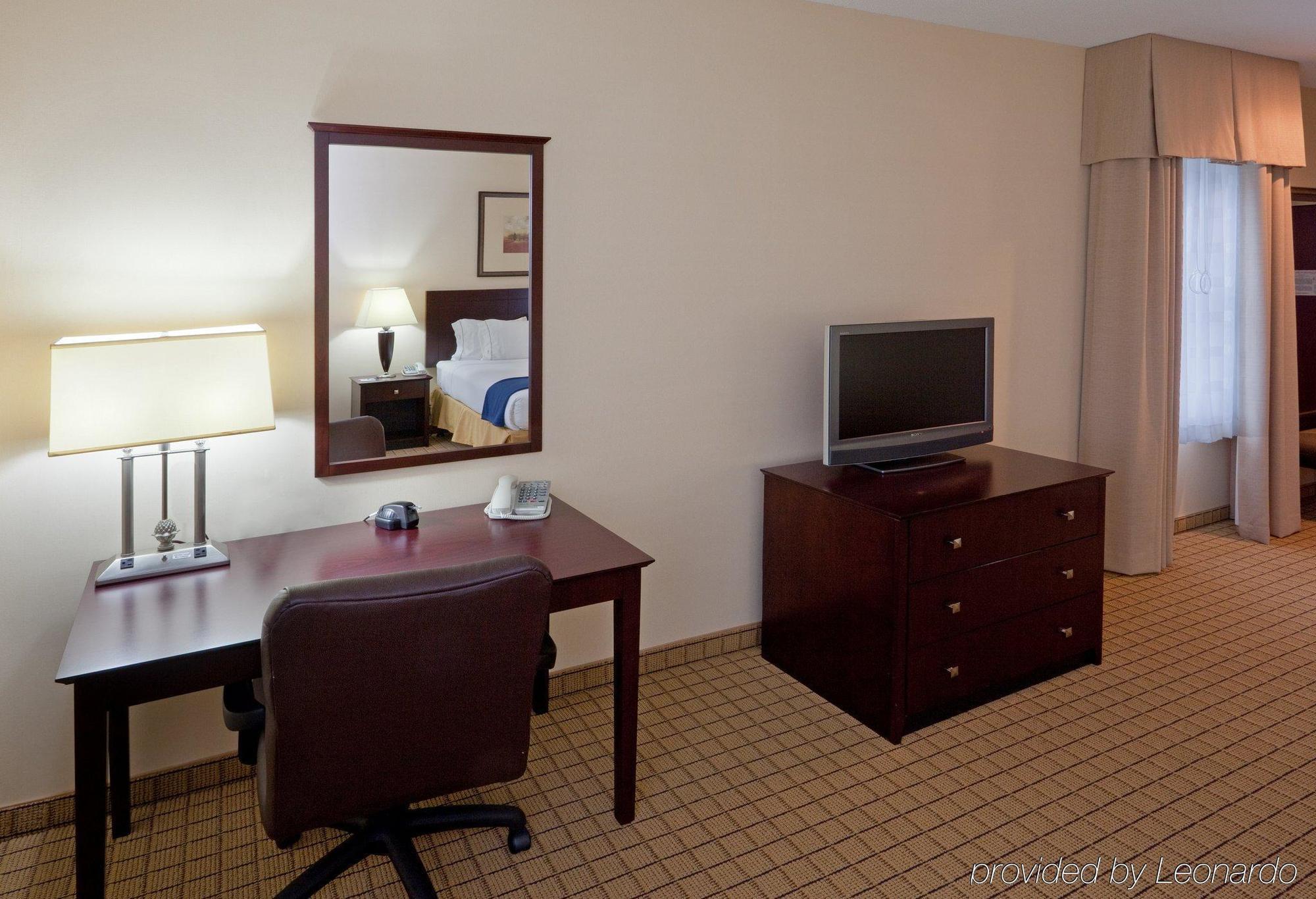 Holiday Inn Express Hotel & Suites Rochester By Ihg Zimmer foto